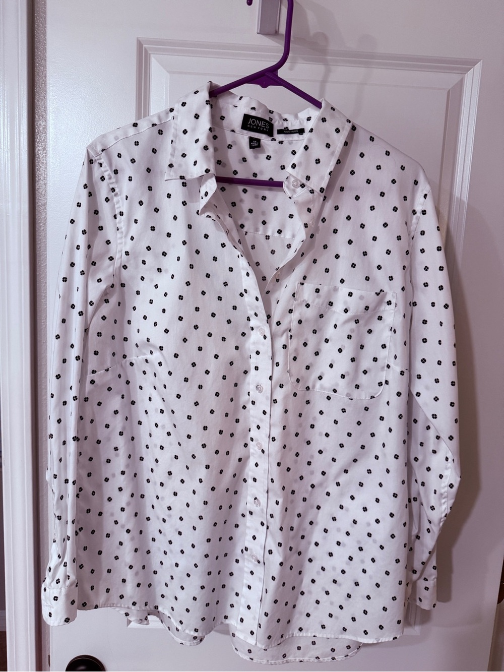 Jones New York White Blouse with Black Dot Clover Print